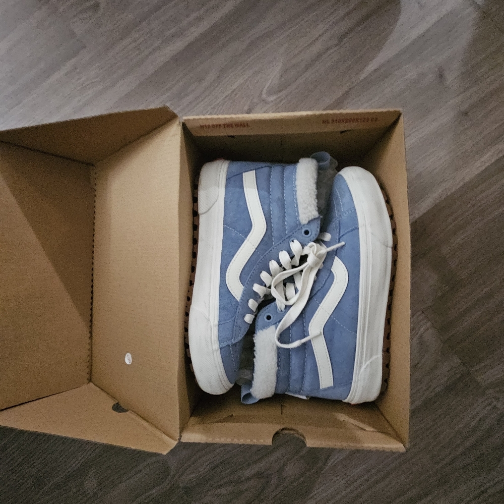 Vans - Picture 4 of 7